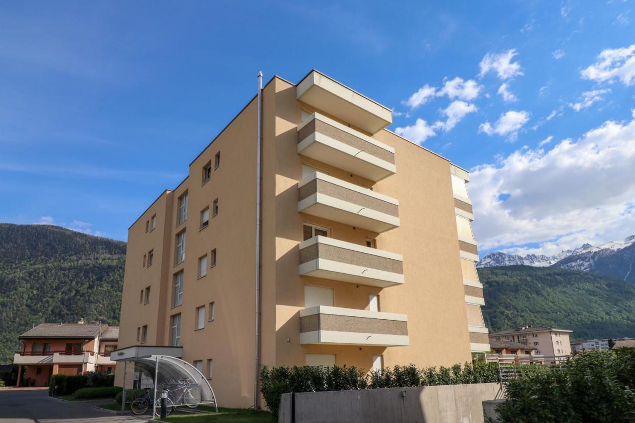 Nice Apartment Ideally Located In Martigny Luaran gambar